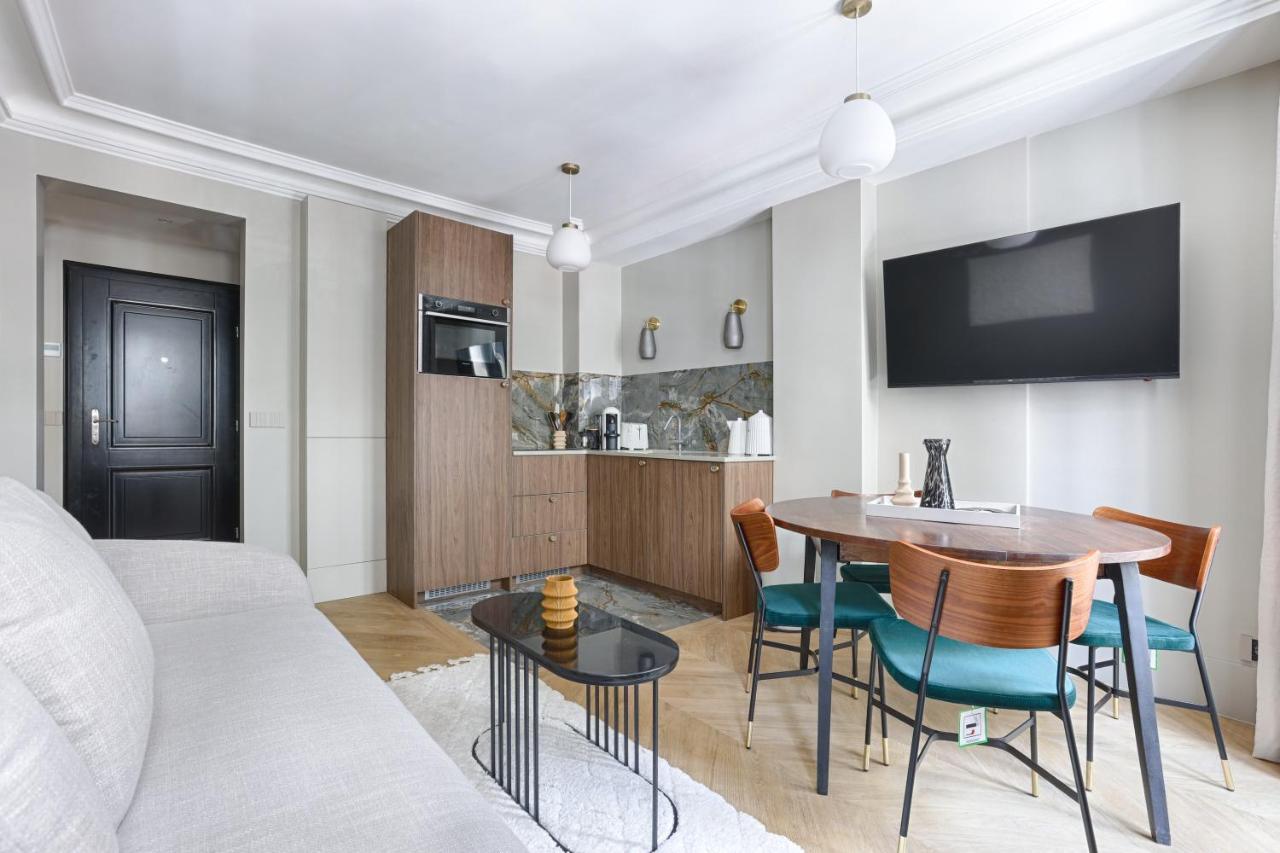Unique Luxury Parisian Flat 2Br/6P -Champs Elysees Экстерьер фото